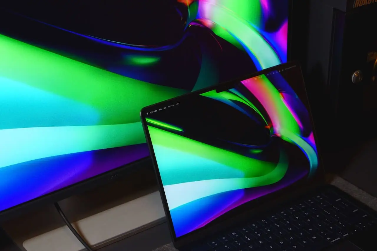 BenQ MA320UP レビュー | グレアパネルでMacとの色味が一致。これがMac