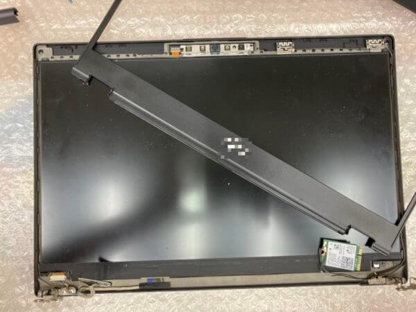 富士通ノートPC LIFEBOOK UH90/D2の液晶パネル交換 - パソコン修理