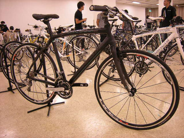 BIANCHI CAMALEONTE 4(ビアンキ カメレオンテ4) シマノSORA完成車 2013