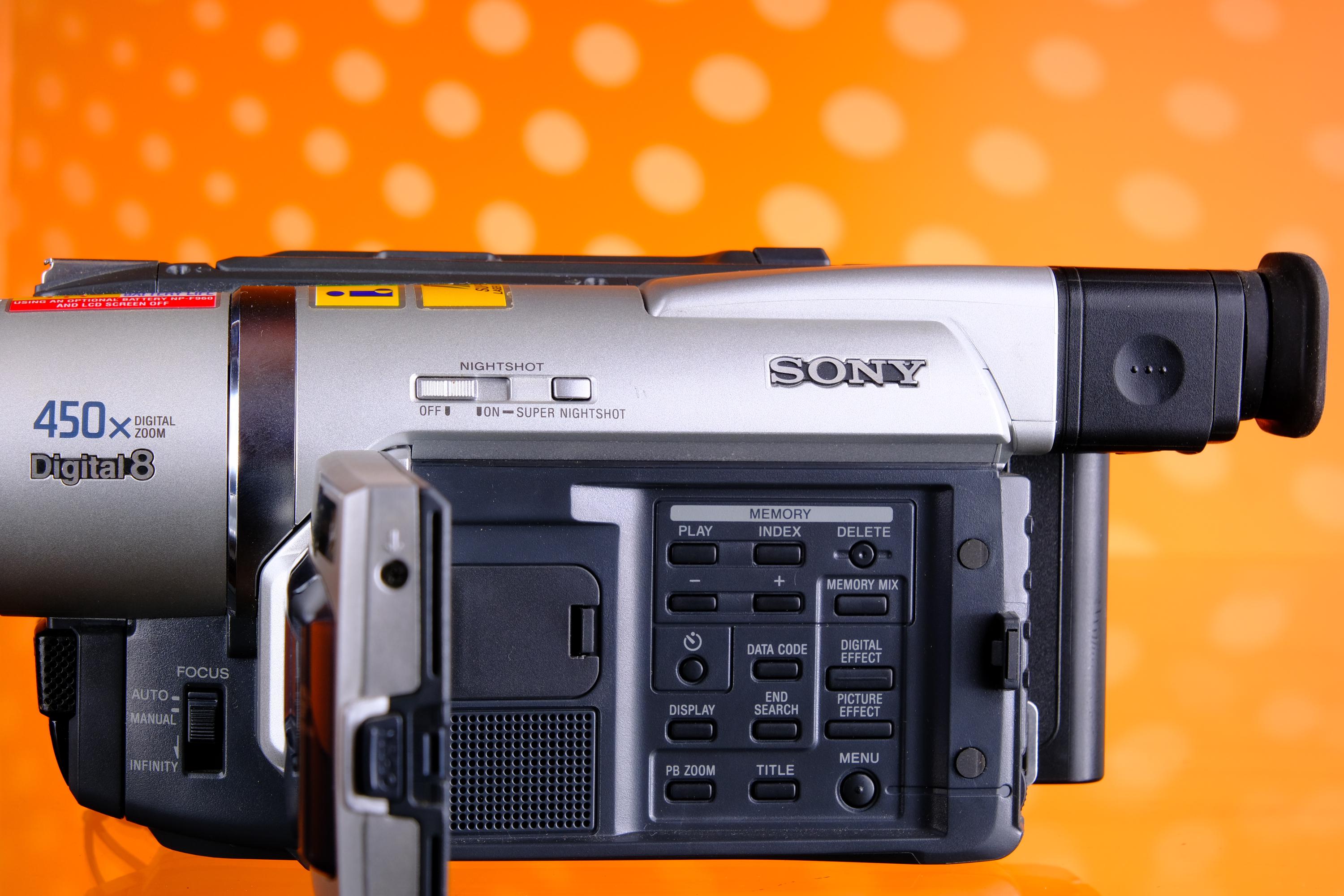 Sony DCR-TRV520 Digital Handycam Camcorder Digital8 Mini DV Camera