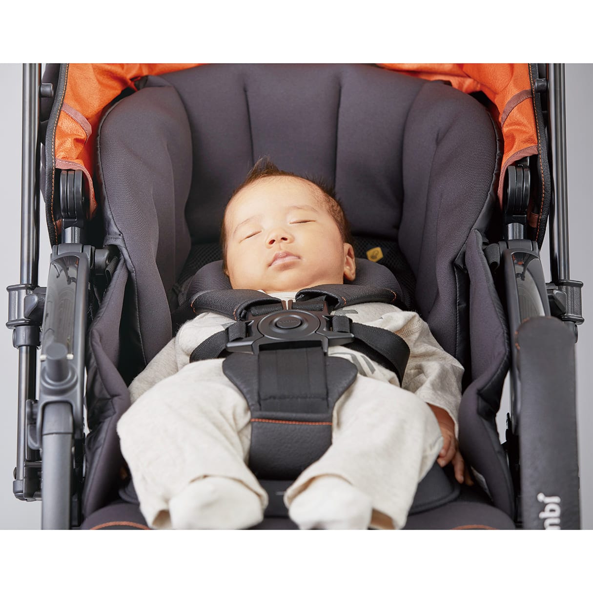 コンビ ホワイトレーベル クロスゴー 4キャス エッグショック UJ