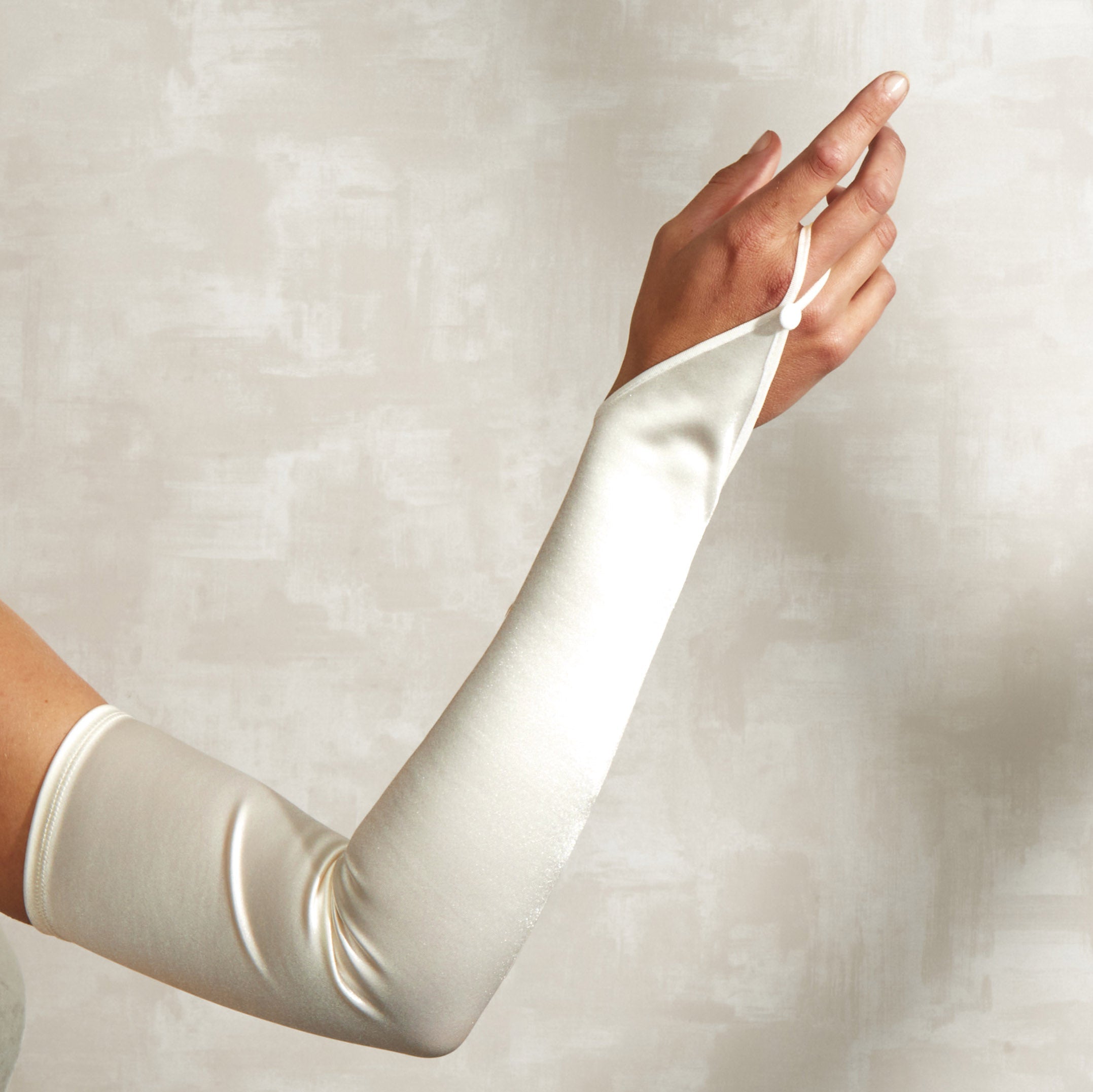 サテンフィンガーレスオペラグローブ - Cecillia – Cornelia James