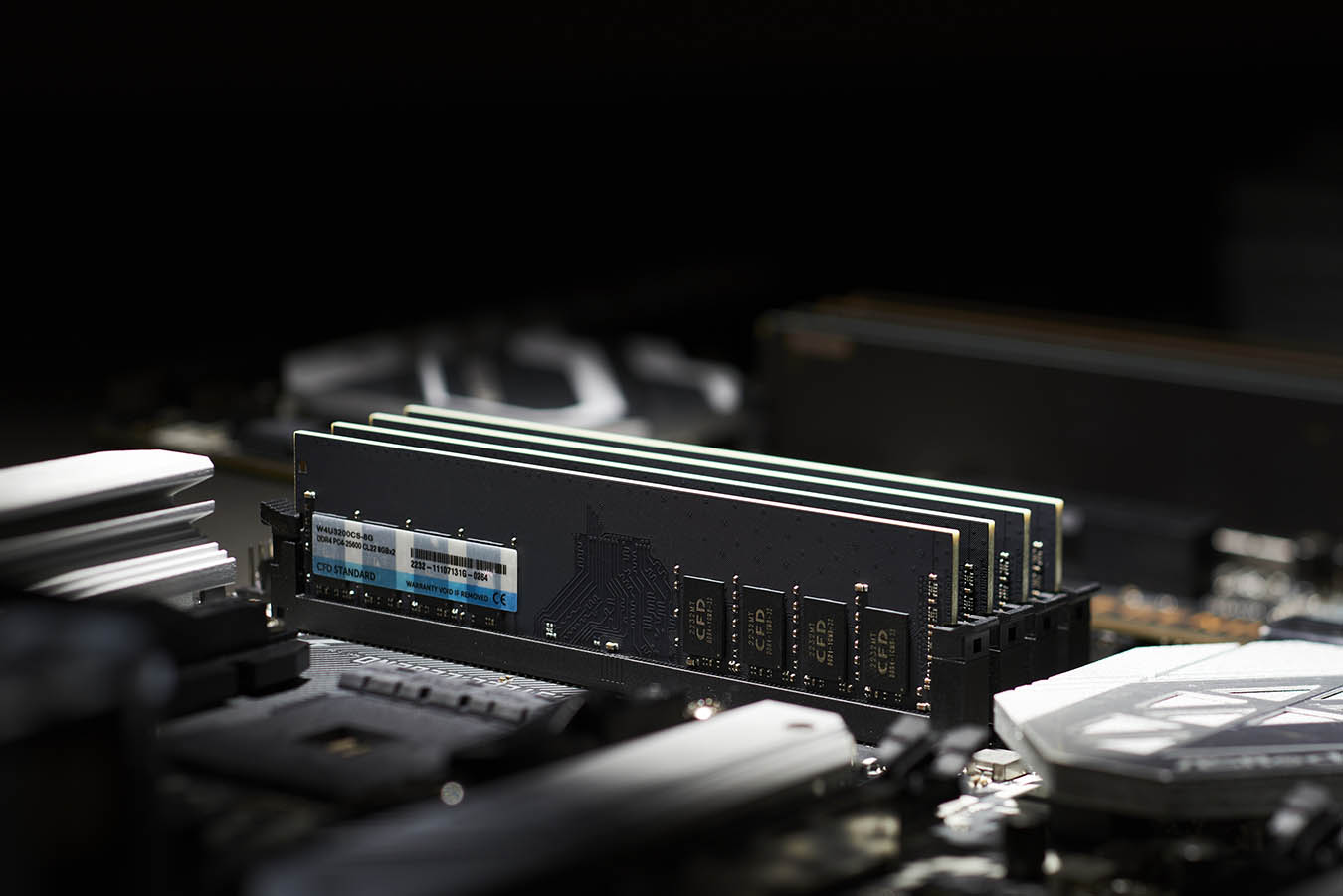 D4U2666CS-16G | CFD Standard DDR4-2666 デスクトップ用メモリ 1枚組