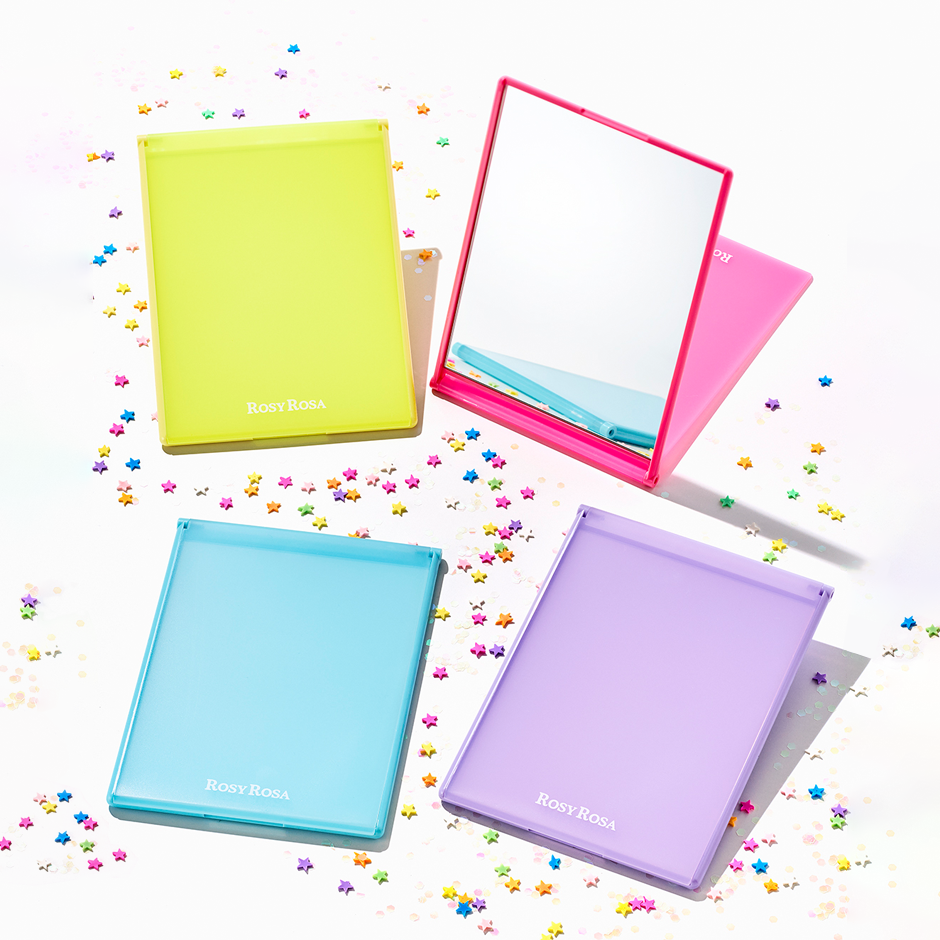 リアルな肌色を鮮明に映す「リアルックミラー」から限定カラー4色が新