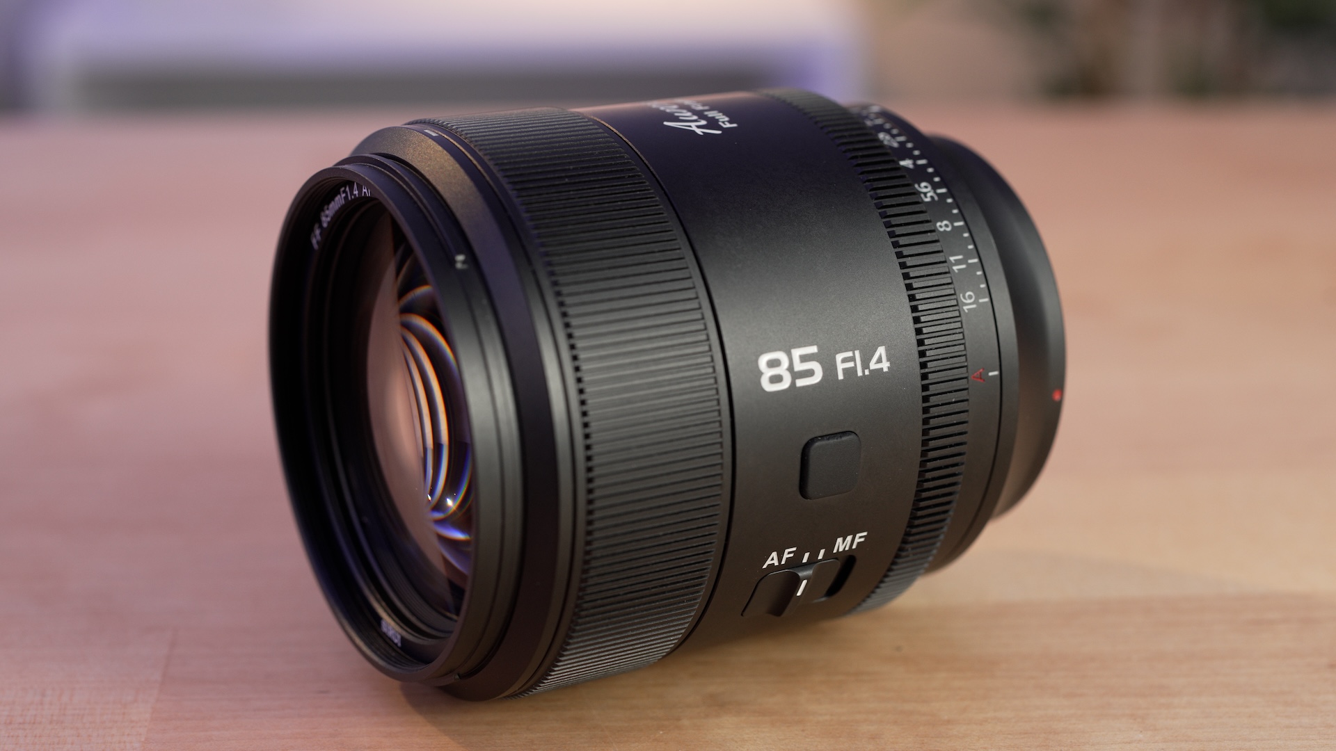 SIRUI Aurora 85mmフルサイズ対応オートフォーカスF1.4レンズ＆ソニー