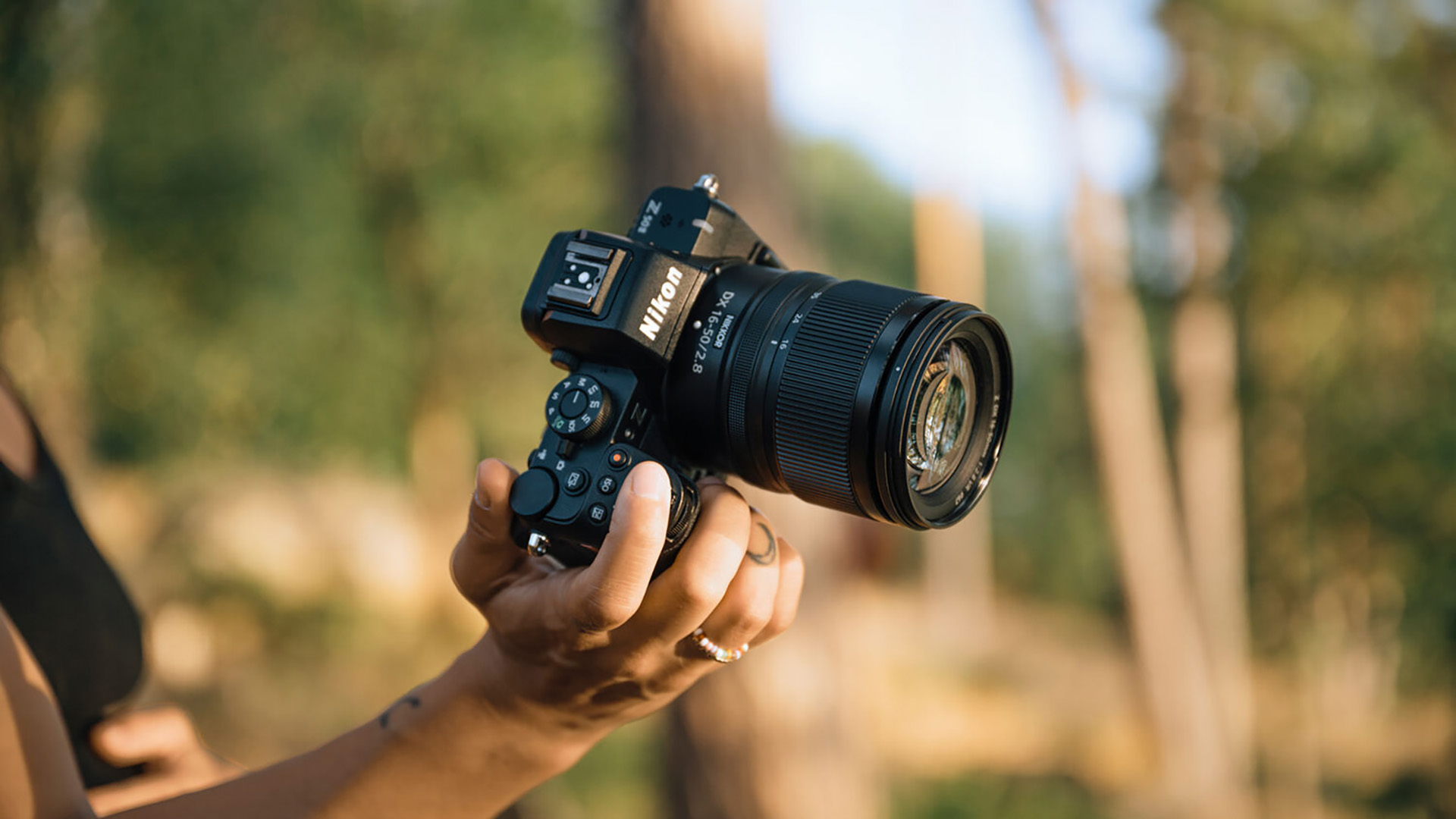 ニコンがNIKKOR Z DX 16–50mm f/2.8 VR ズームレンズと35mm f/1.7単