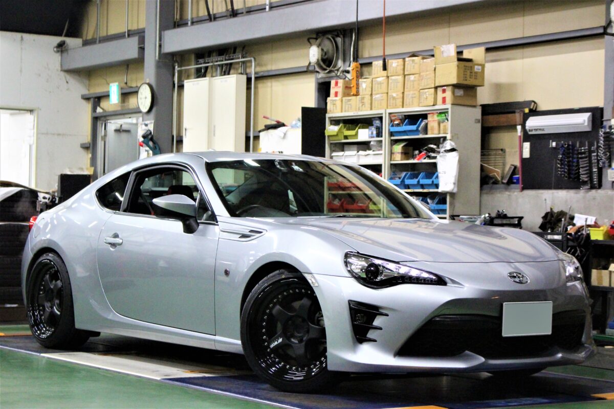 ZN6 86に深リム！WORKマイスターS1 3P 18インチをカスタムカラーにて