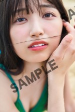 乃木坂46・五百城茉央、困り顔の超接近カットにドキッ！ 封入特典