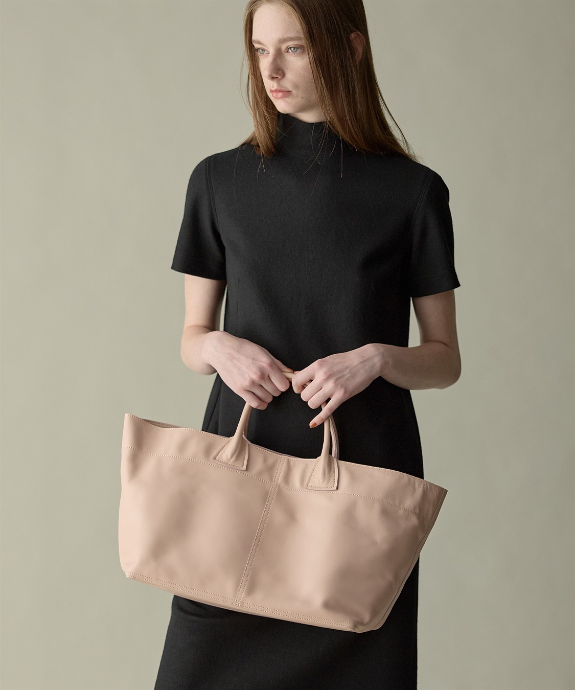 カウレザー横長トート 49AV JUNKO SHIMADA｜クロスプラス公式通販サイト