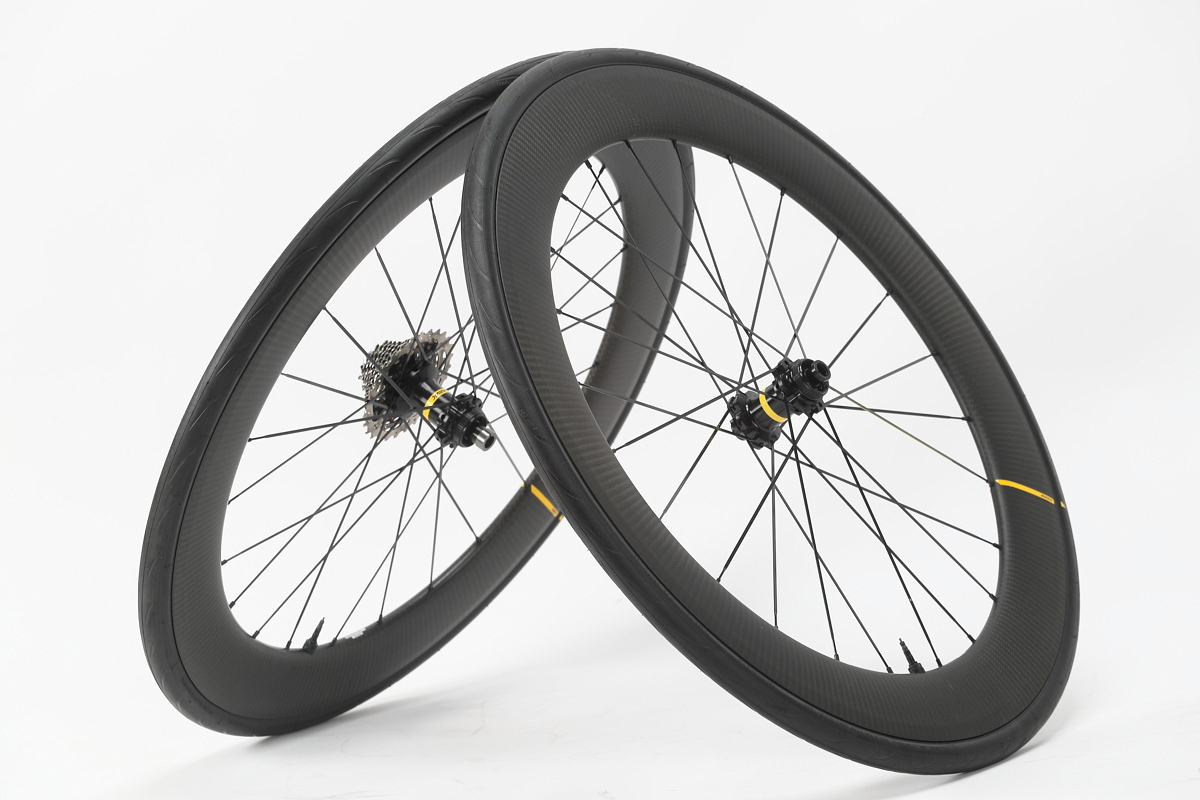 マヴィック COMETE PRO CARBON UST DISC 長距離ライドにも最適なエアロ