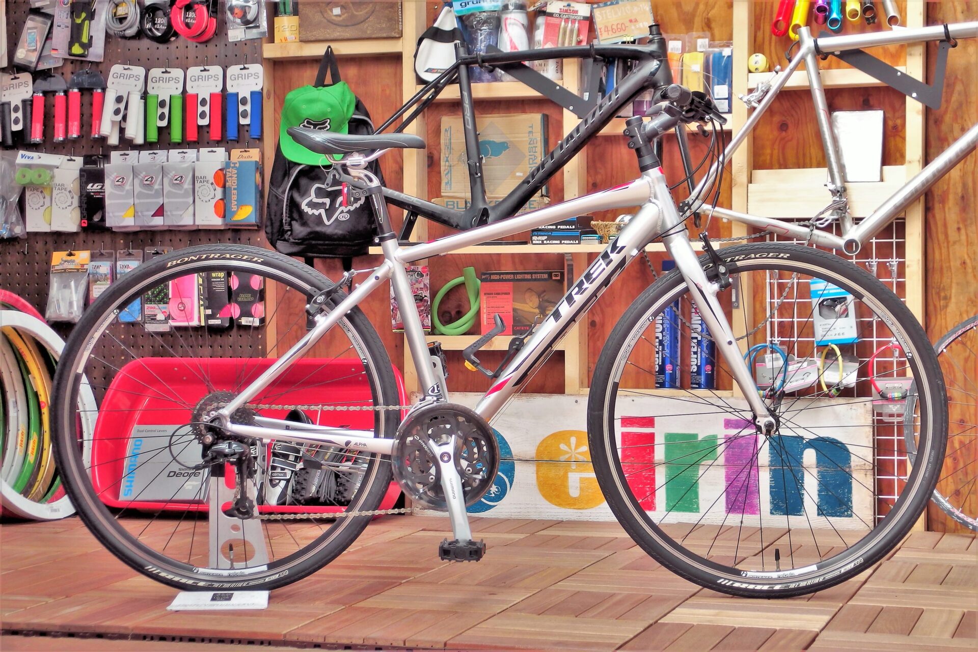 快適性重視なクロスバイク！「TREK 7.3FX」【商品紹介・中古クロス