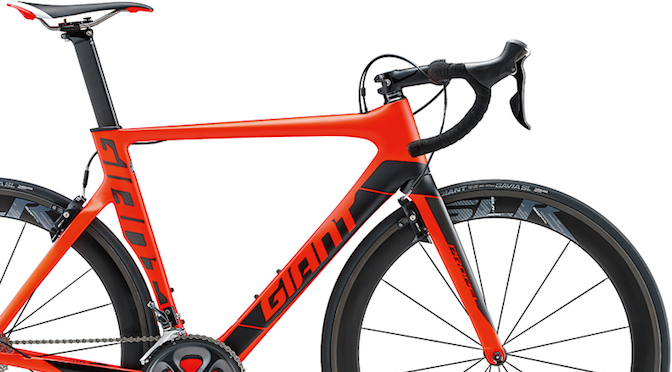 GIANT 2017年モデル：4年目でも色あせないエアロロード「PROPEL