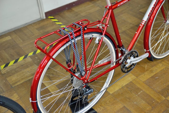 JAMIS 2018年モデル：フェンダーとキャリアを装備したツーリングモデル