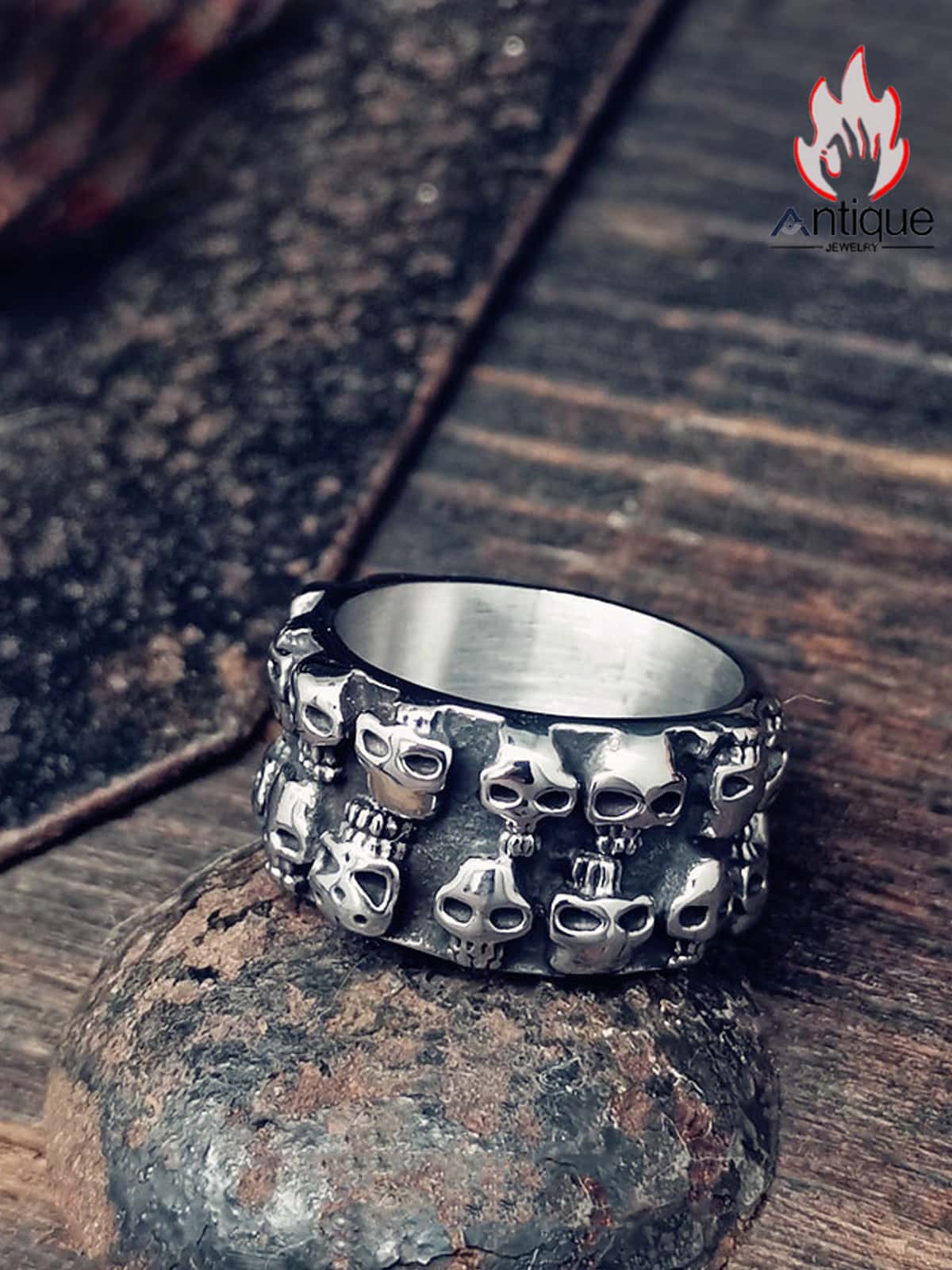 Antique Jewelry ダークスカルリング サイバーパンク 道化骸骨 チタン