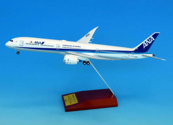 NH20138 1:200 BOEING 787-10 JA900A 完成品（WiFiレドーム・ギアつき
