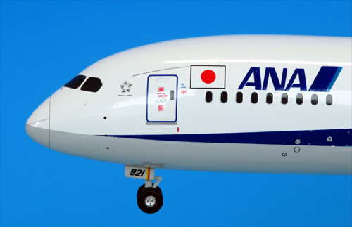 NH20168 1：200 BOEING 787-9 JA921A 完成品(WiFiレドーム・ギアつき