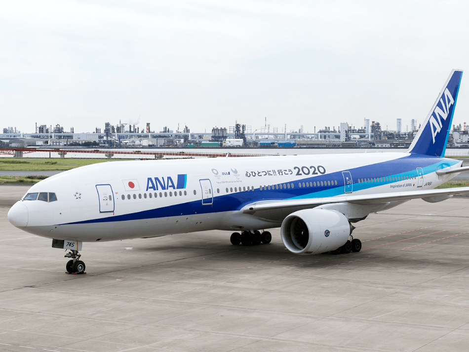 東京2020オリンピック・パラリンピック競技大会特別塗装機が羽田空港に