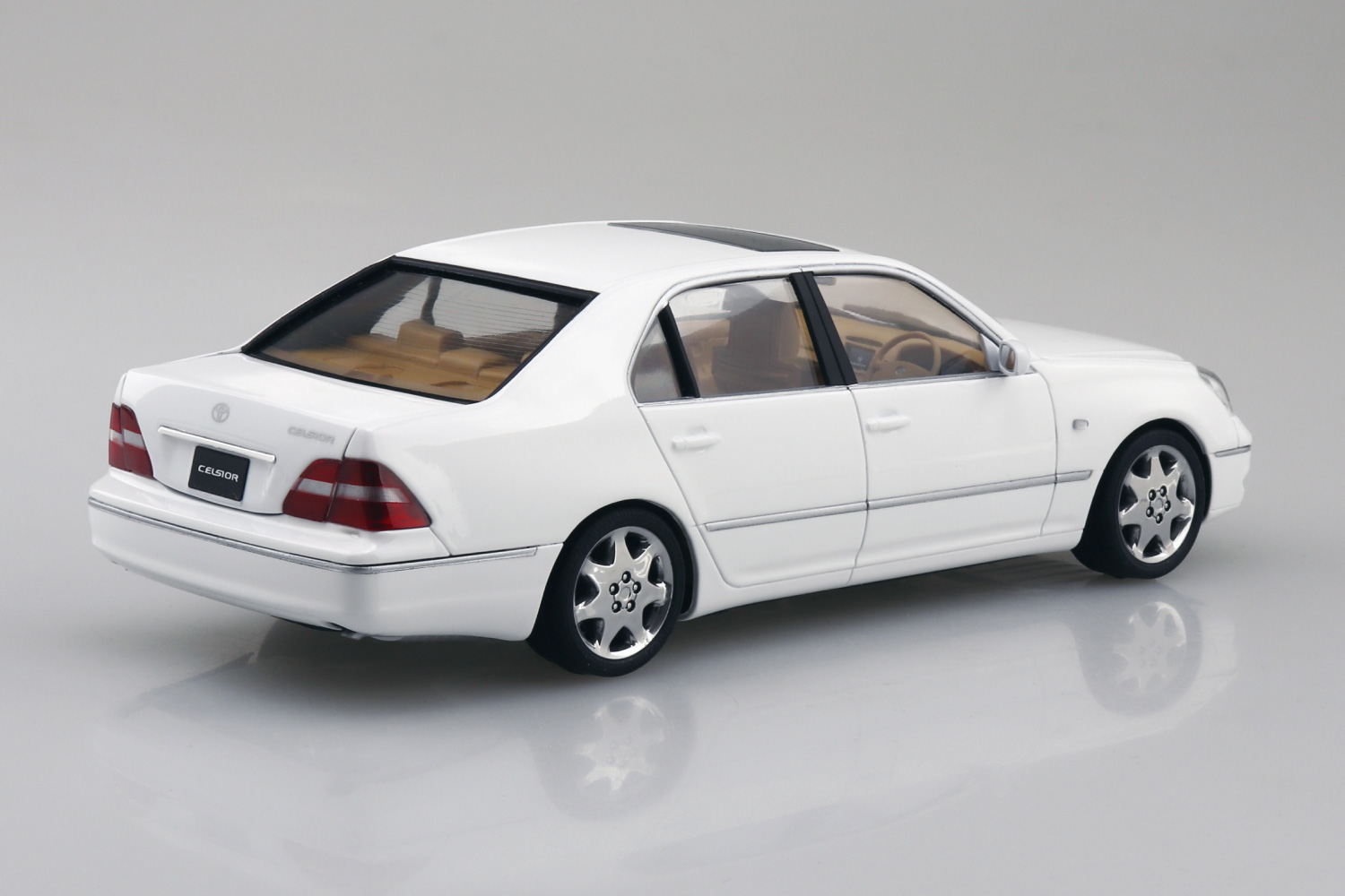 1/24 トヨタ UCF30 セルシオ '00｜株式会社 青島文化教材社