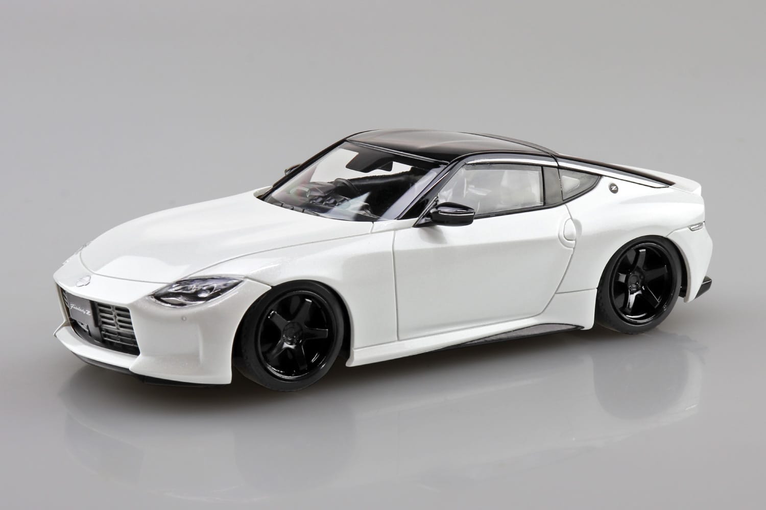 Nissan RZ34 Fairlady Z Custom Wheel (Prism White)｜AOSHIMA｜English