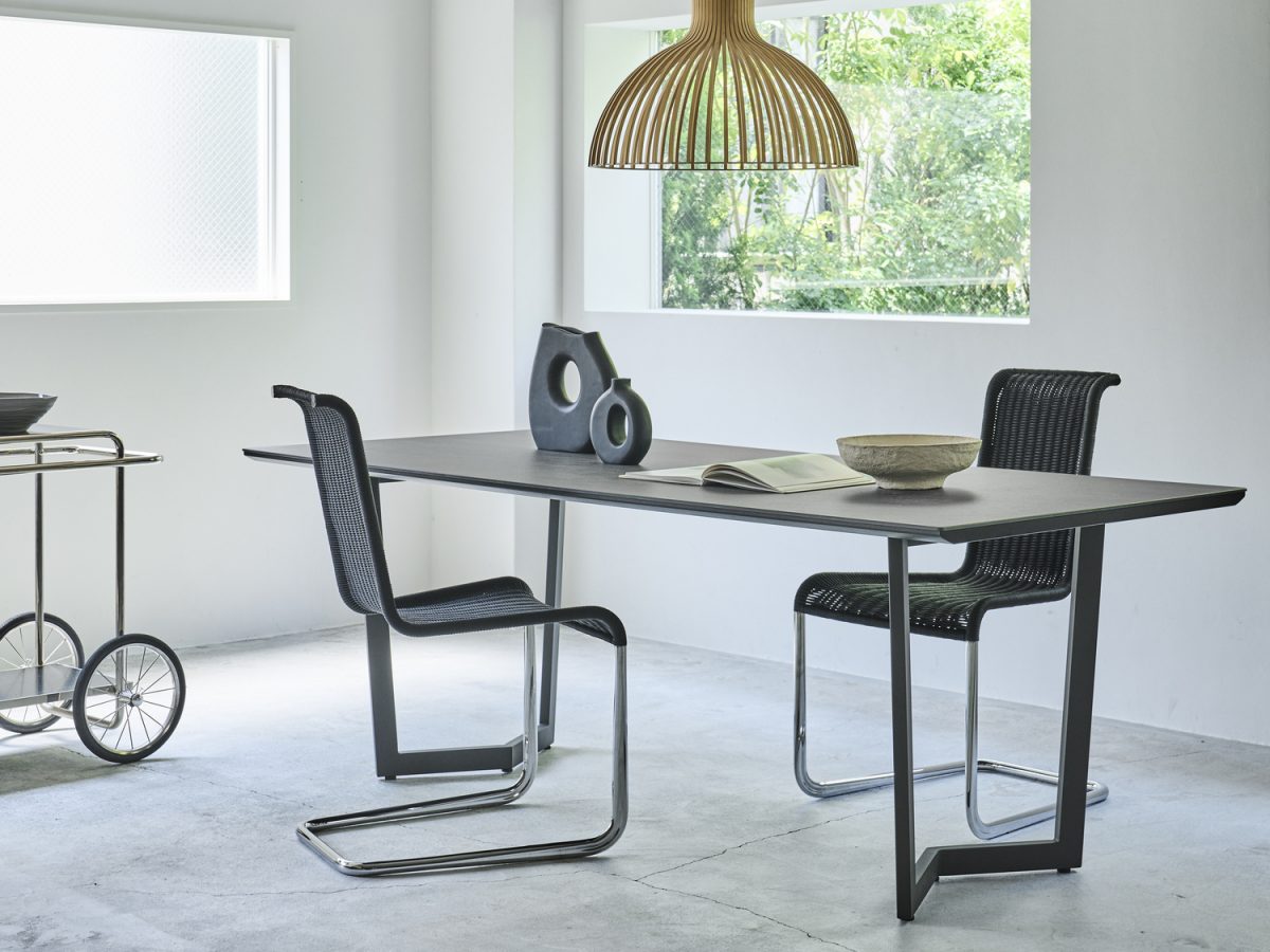 DW CERAMIC DINING TABLE（ディーダブリュー セラミック ダイニング