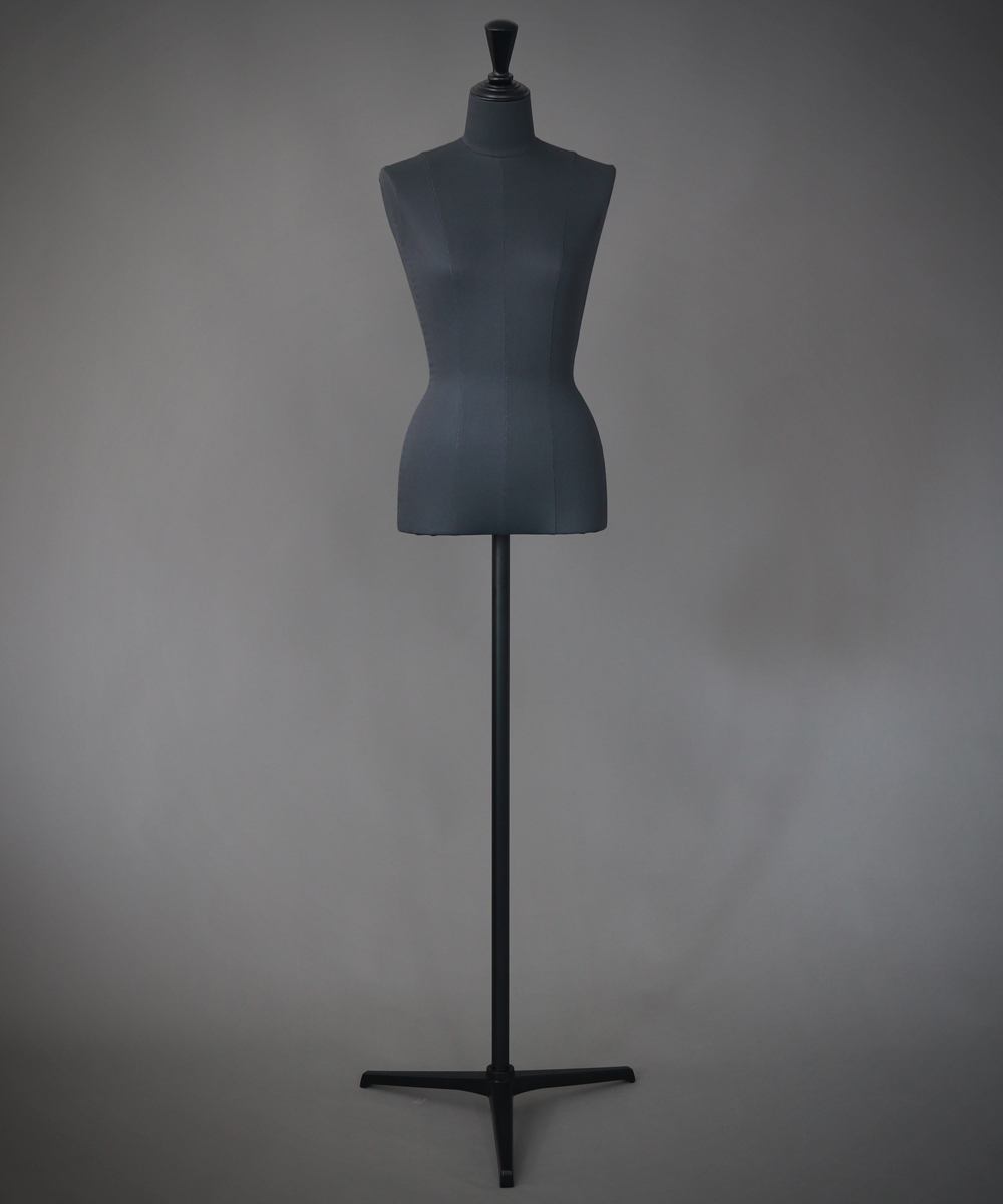 レディーストルソー｜マネキン・什器レンタル・空間デザイン