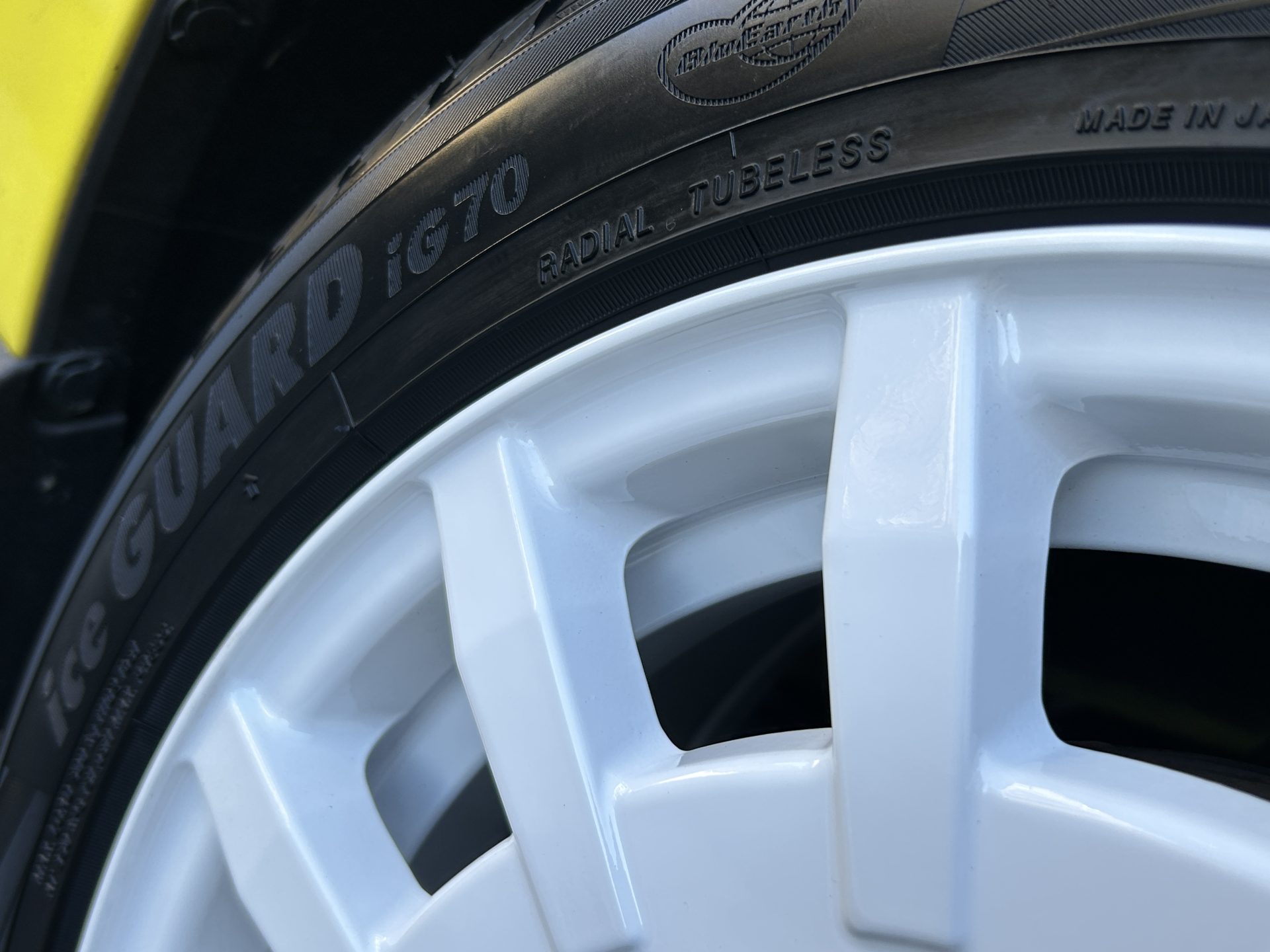 スタッドレスタイヤ装着⇒スイフトスポーツ×ヨコハマ 【アイスガード7