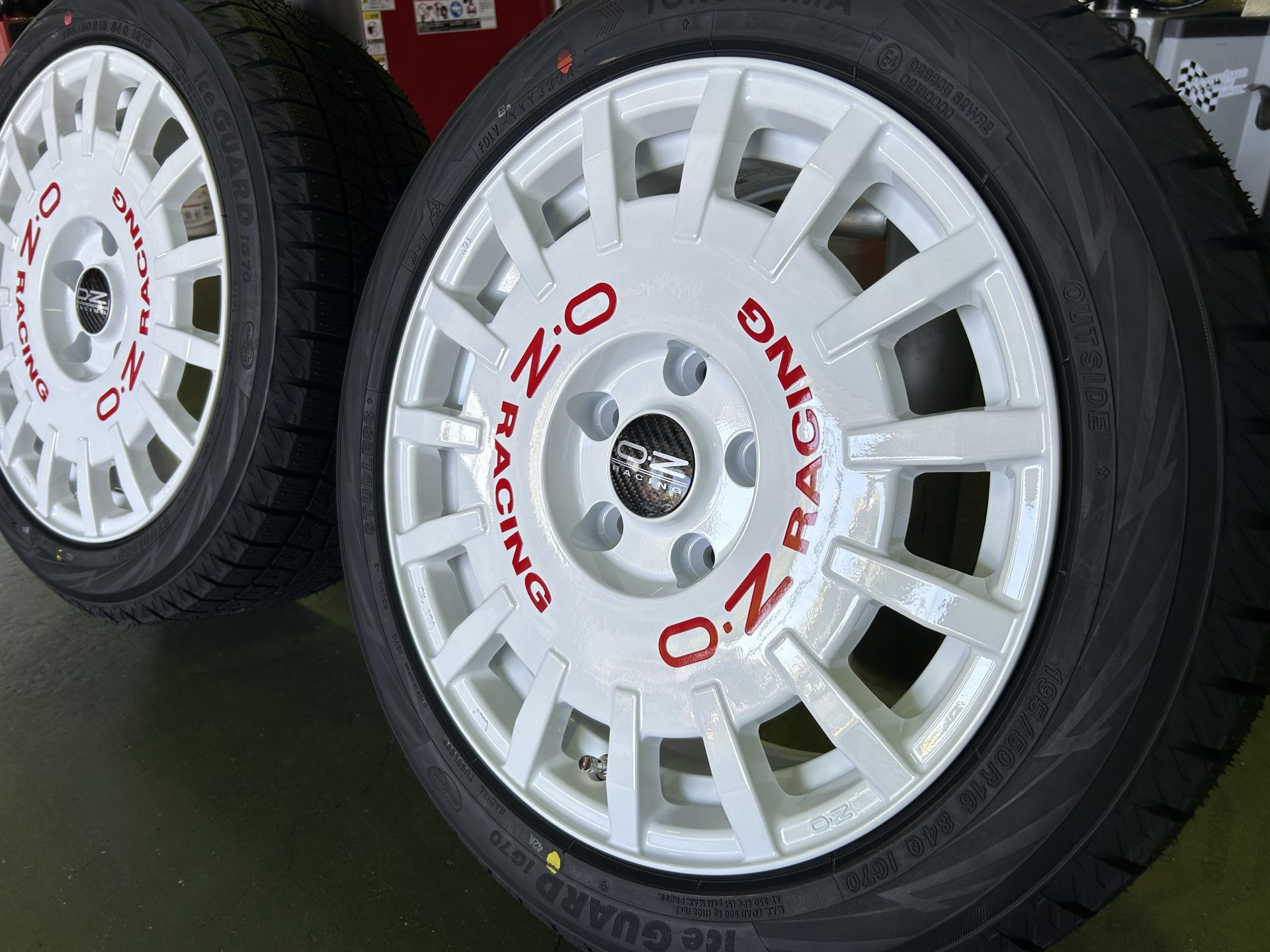 スタッドレスタイヤ装着⇒スイフトスポーツ×ヨコハマ 【アイスガード7