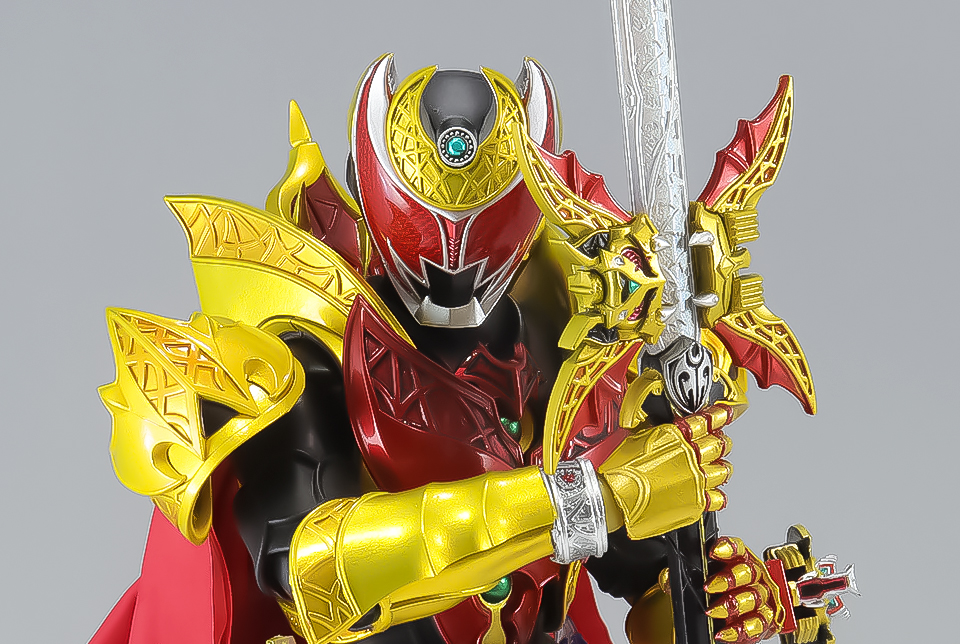 S.H.Figuarts（真骨彫製法） 仮面ライダーキバ エンペラーフォーム