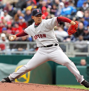 2007年、米大リーグのボストンレッドソックスに移籍。初登板で初