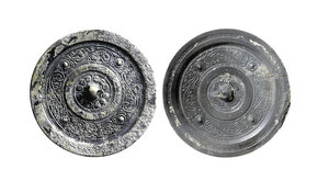 美しくなった銅鏡を公開 三国、唐時代の中国製、奈良市の寧楽美術館