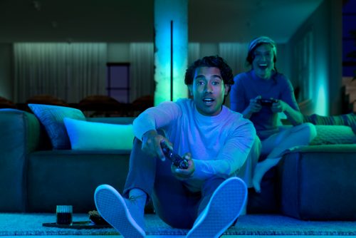 Hue シグネ グラデーション LED フロアライト - ブラック | Philips Hue JP