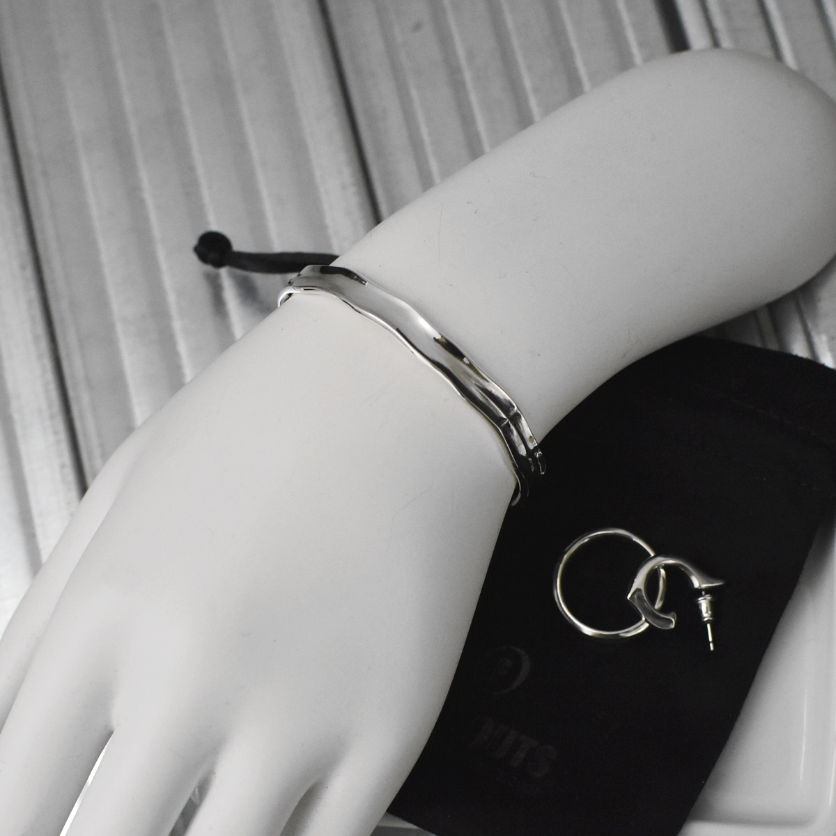 クロス デザイン シルバー925 バングル【cooldust | クールダスト