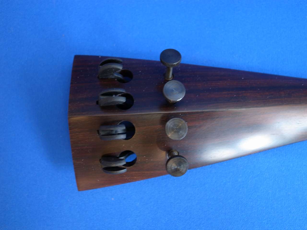 ボワ・ダルモニ製(Bois d'Harmonie)アジャスター組込チェロテール