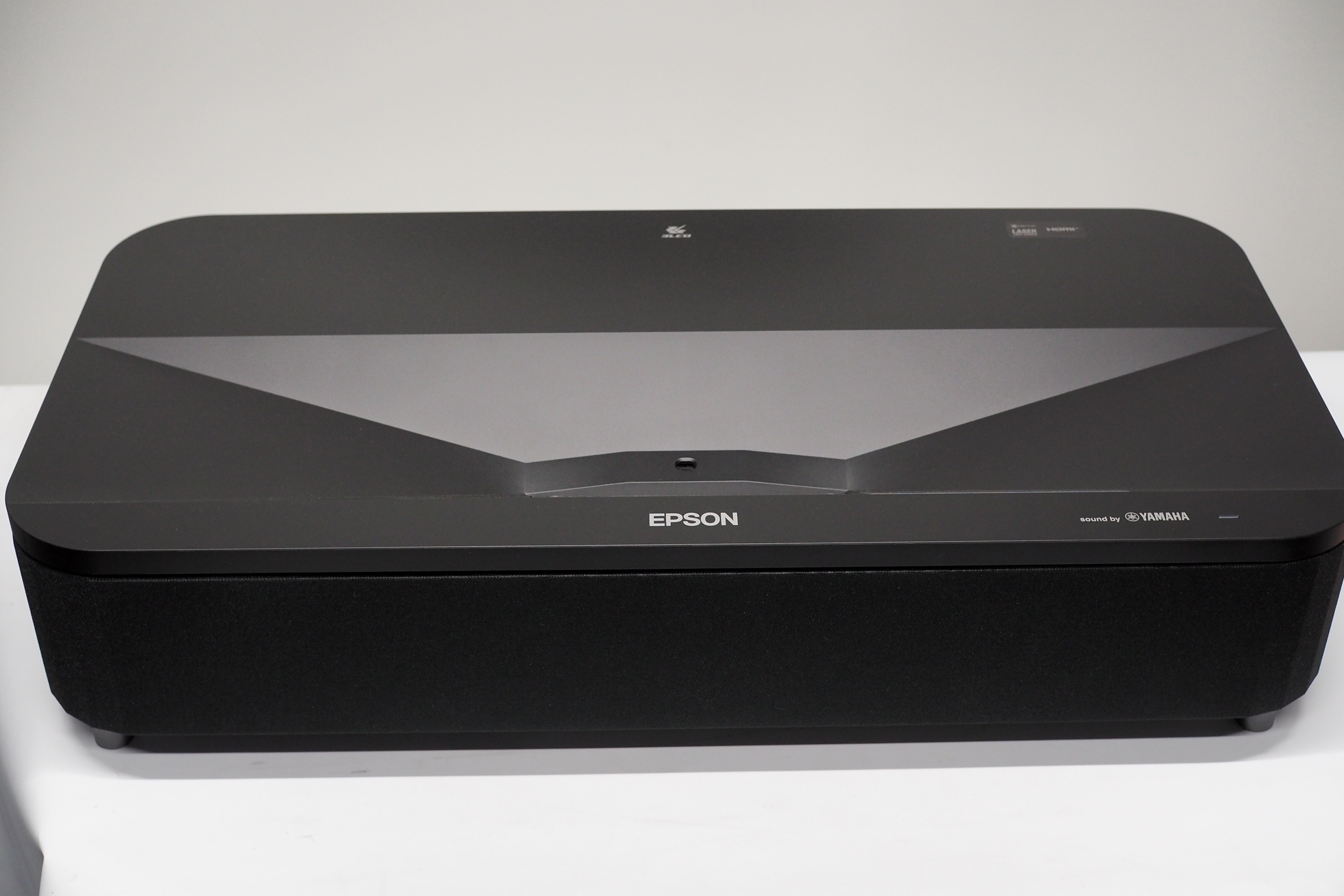 アバックWEB-SHOP / 【展示処分品】EPSON EH-LS800(B) メーカー保証