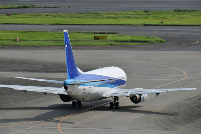ANA、最後のスーパードルフィン羽田から離日 737クラシック日本から姿消す