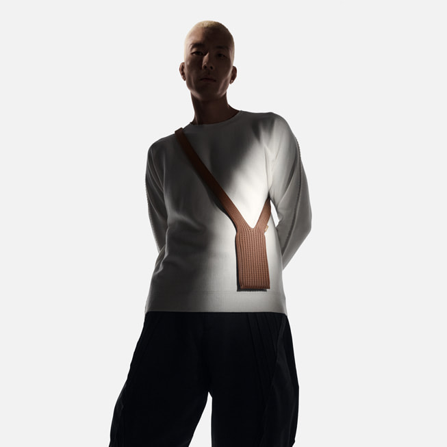 Introducing iPhone Pocket: a beautiful way to wear and carry