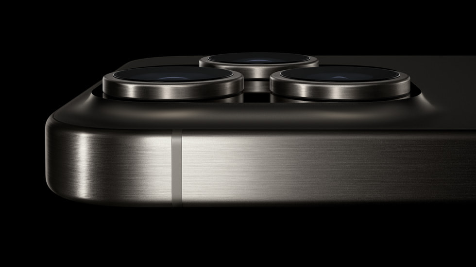 Apple、iPhone 15 ProとiPhone 15 Pro Maxを発表 - Apple (日本)