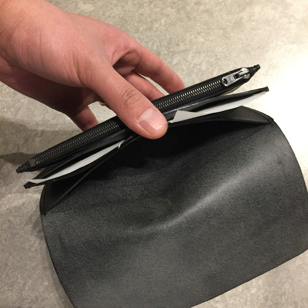 ATTACHMENT GUIDI FIORE 1.5mm ロングウォレット AA71-410 「Area」