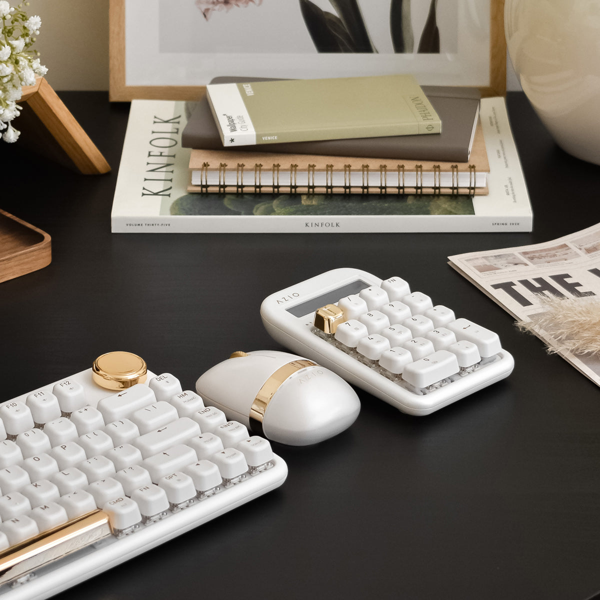 AZIO IZO Numpad / Calculator (Blue Switch) - AZIO Corporation