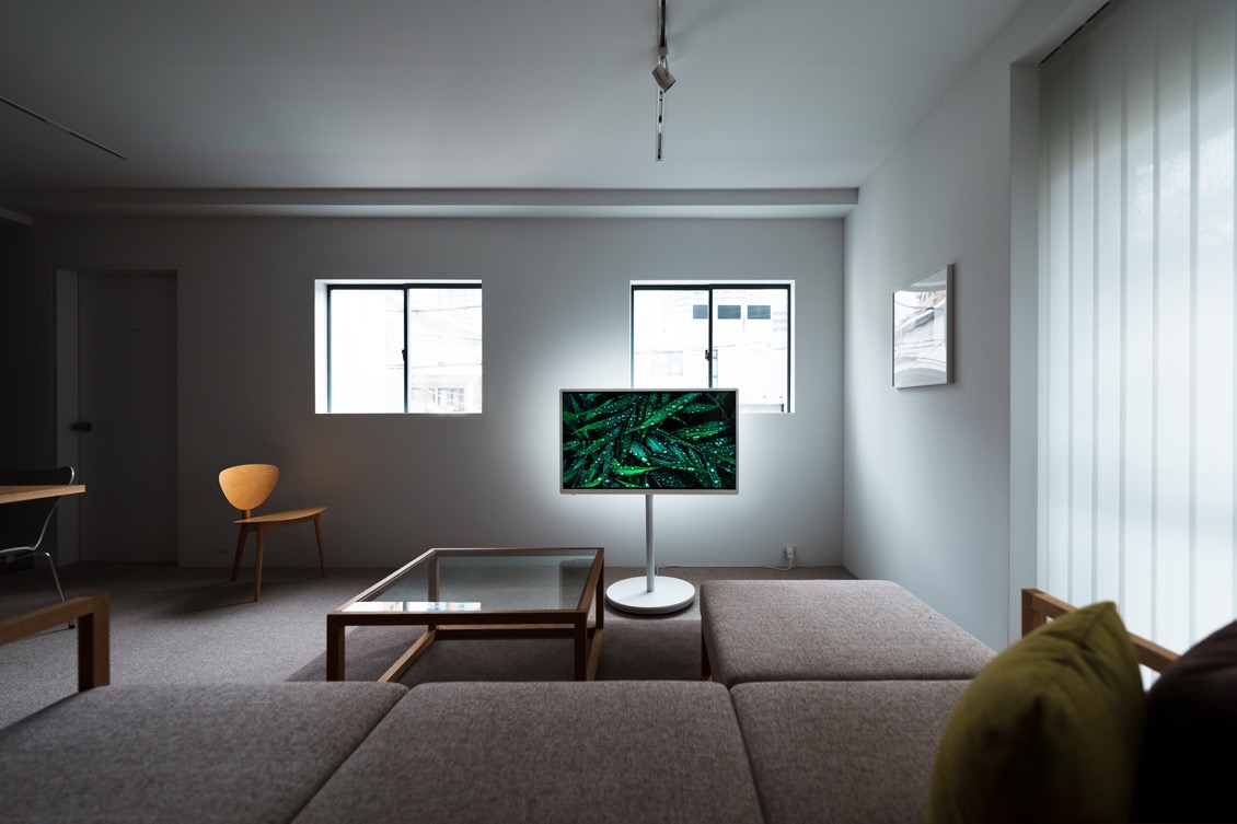インテリア視点から⽣れた パナソニックのレイアウトフリーテレビ「TH