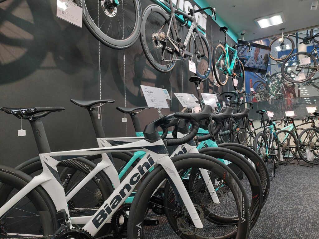 新橋】ビアンキバイクストア ワイズロード新橋、オープン - BIANCHI-STORE