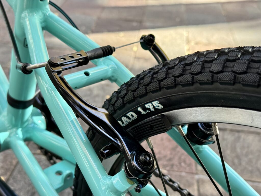 横浜】大人気！子供用スポーツバイク 「PIRATA20″」入荷しております