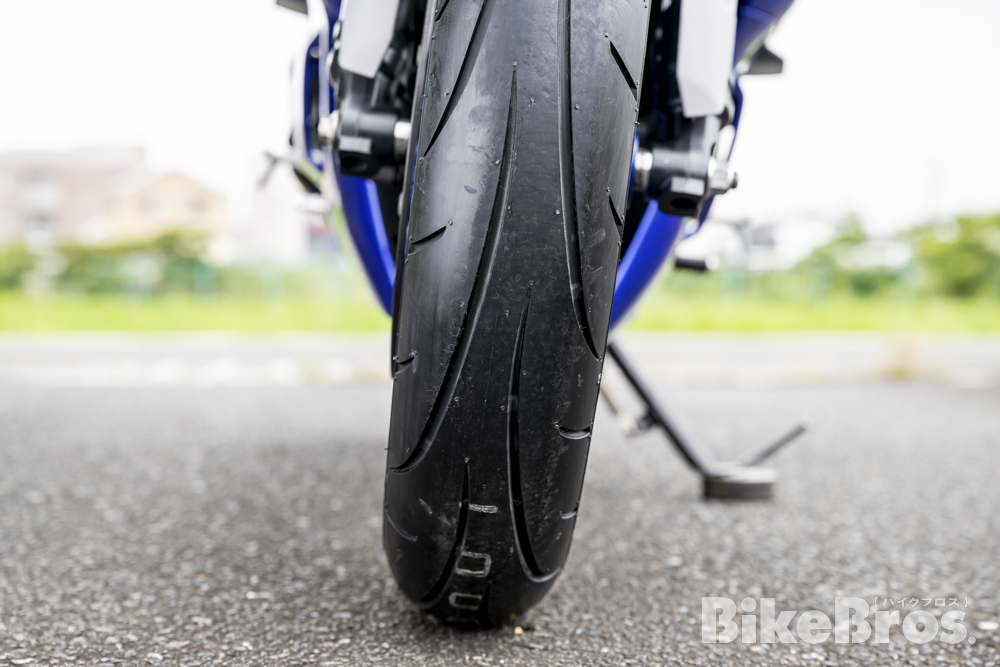 経済的で実用的で、それでいてスポーティ。進化したバイアスタイヤ