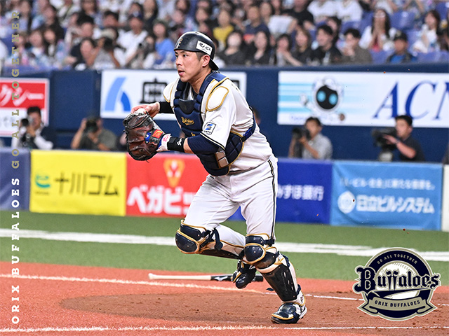 若月健矢選手、中川圭太選手がパーソル パ・リーグ ベストナイン賞を