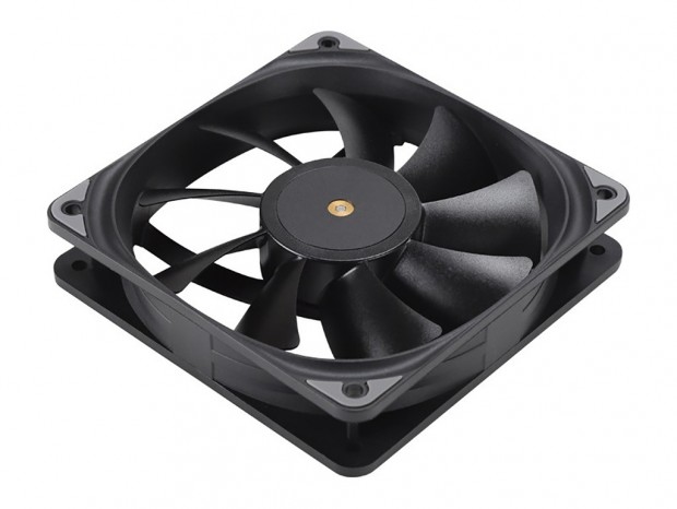 ほぼ無音”で動く大風量・高静圧の静音ファン、GELID「SILENT 12 BLACK