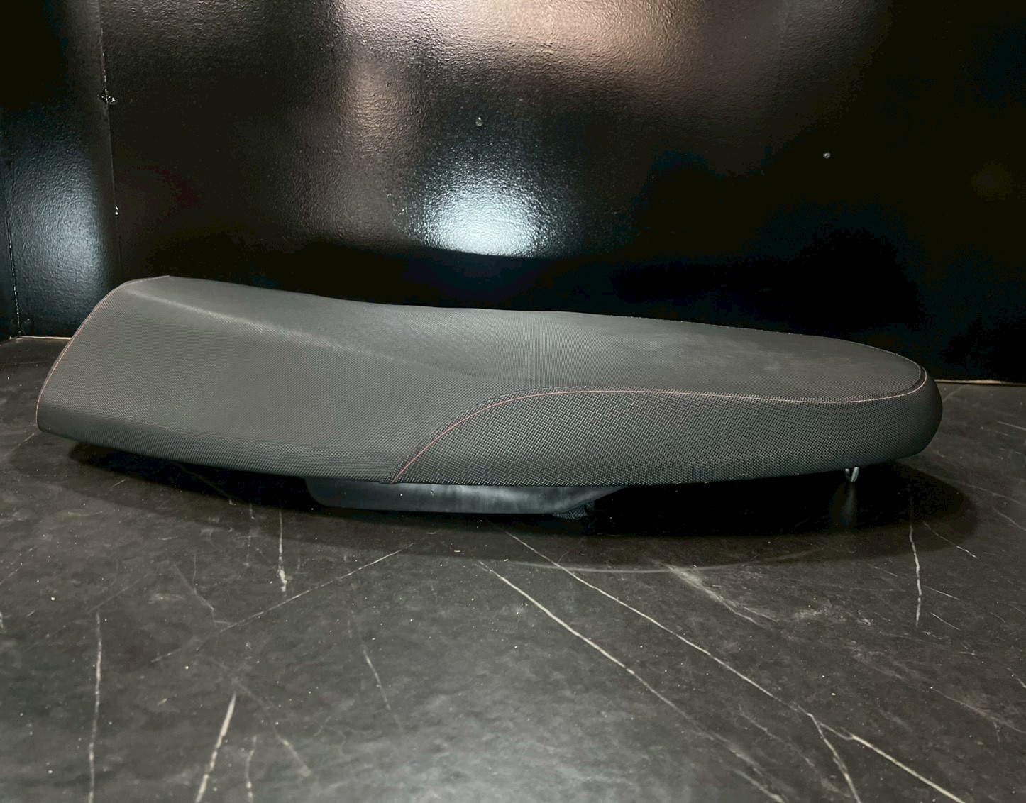 💫DCR ローダウンフラットシート レッドステッチ😈｜シグナスx 4・5型