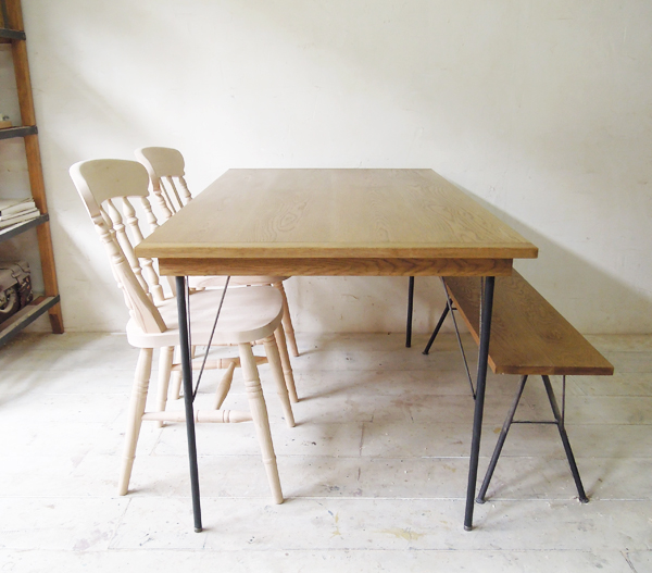 鉄脚ダイニングテーブル(オーク無垢材)は大阪家具工房Grace Furnitureへ