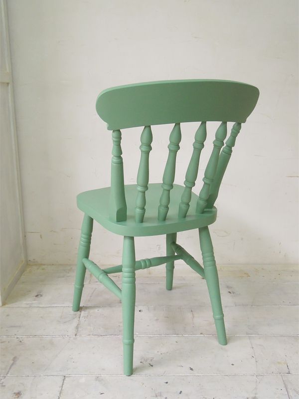 スピンドルチェア(グリーン)をカラーオーダーできる大阪東京の家具店