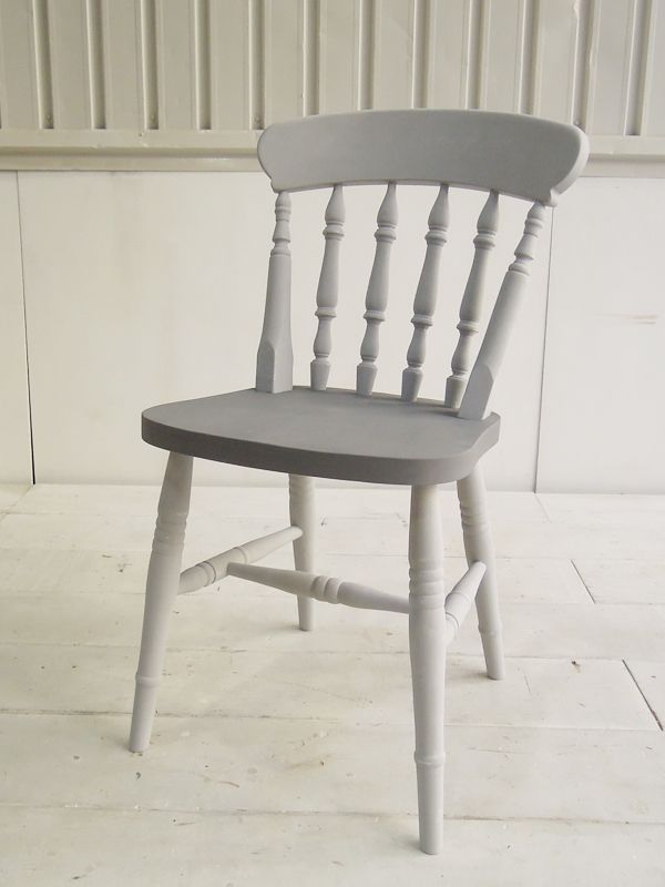 Blancd'ivoire風にペイントしたグレーのスピンドルダイニングチェア