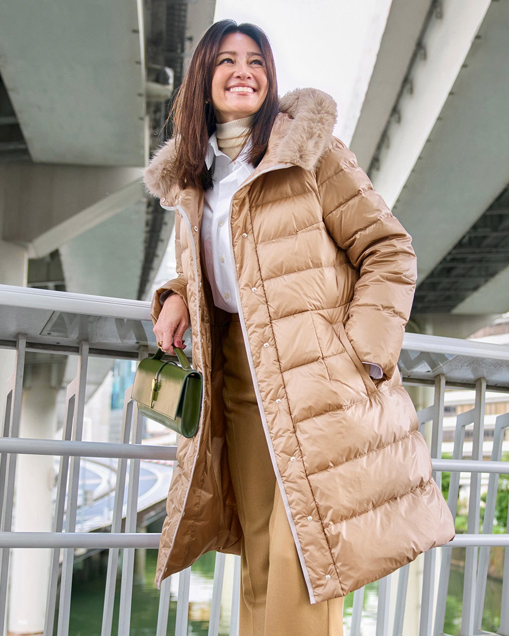 艶Airダウン・エコファーフードロングコート/DoCLASSE